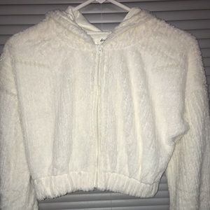 Fuzzy cropped jacket